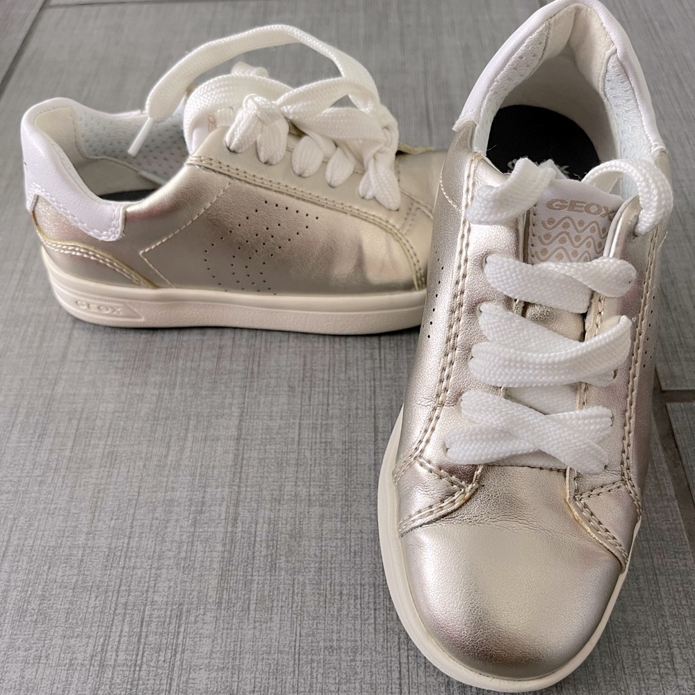 Geox gold shoes for girl